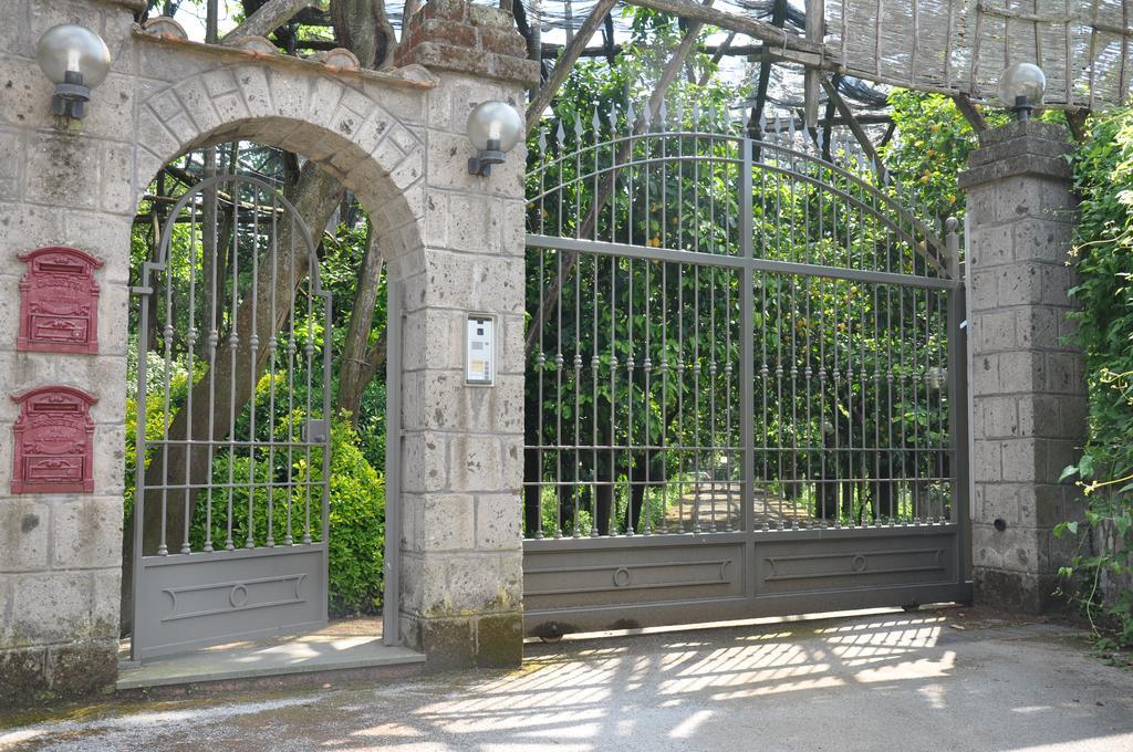 Bed And Lemons Bed & Breakfast Piano di Sorrento Exterior photo