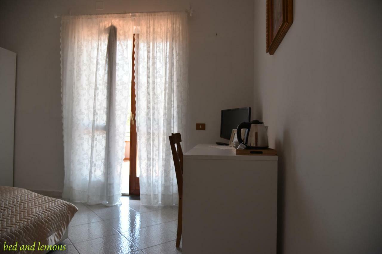 Bed And Lemons Bed & Breakfast Piano di Sorrento Exterior photo