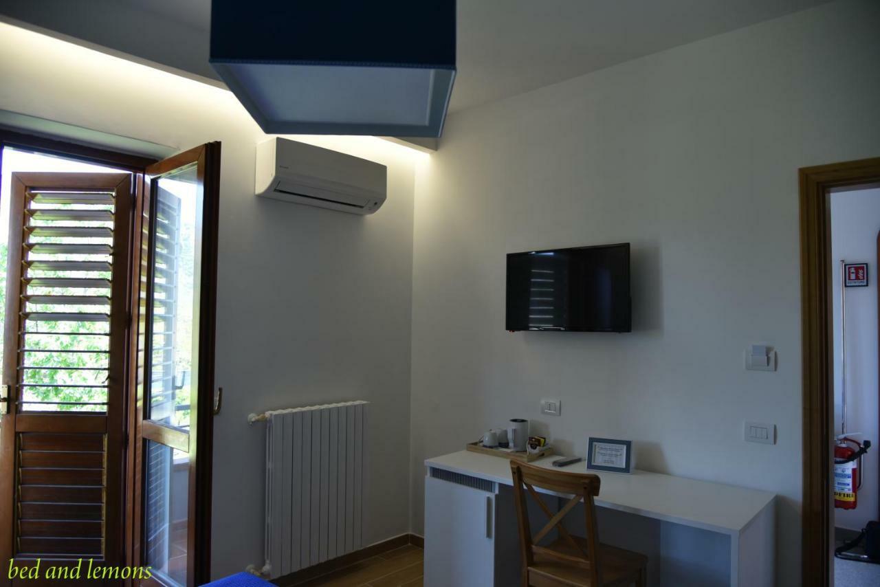 Bed And Lemons Bed & Breakfast Piano di Sorrento Exterior photo